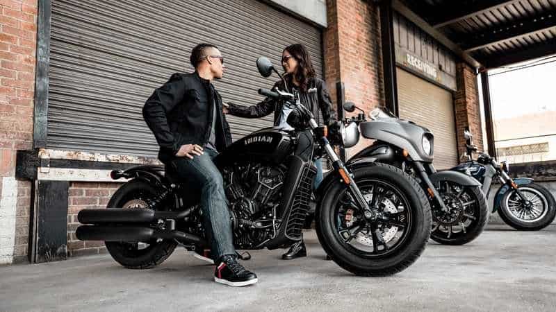 2020-indian-scout-bobber--11_800x0w